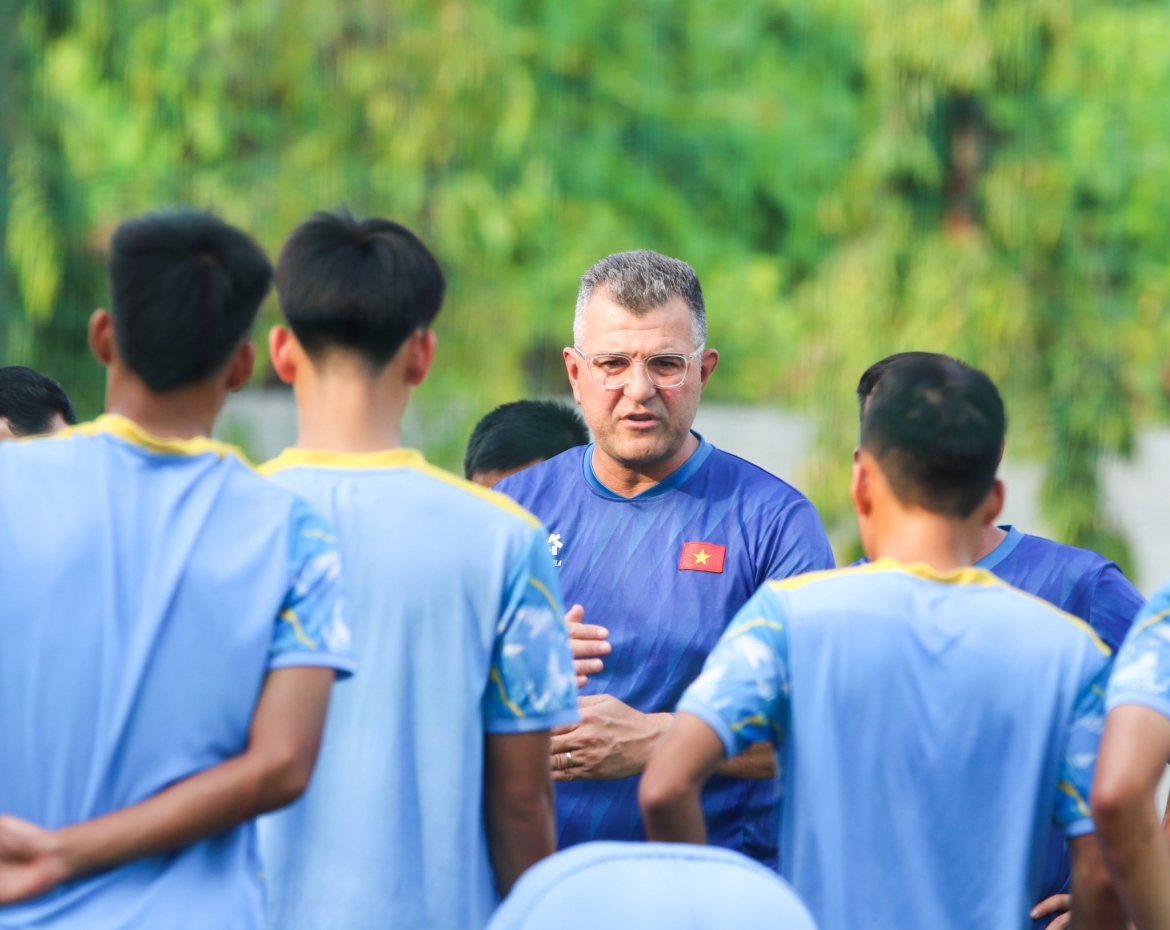 hlv cristiano roland dat muc tieu lon cung u17 viet nam tai world cup 2026 hinh anh 3