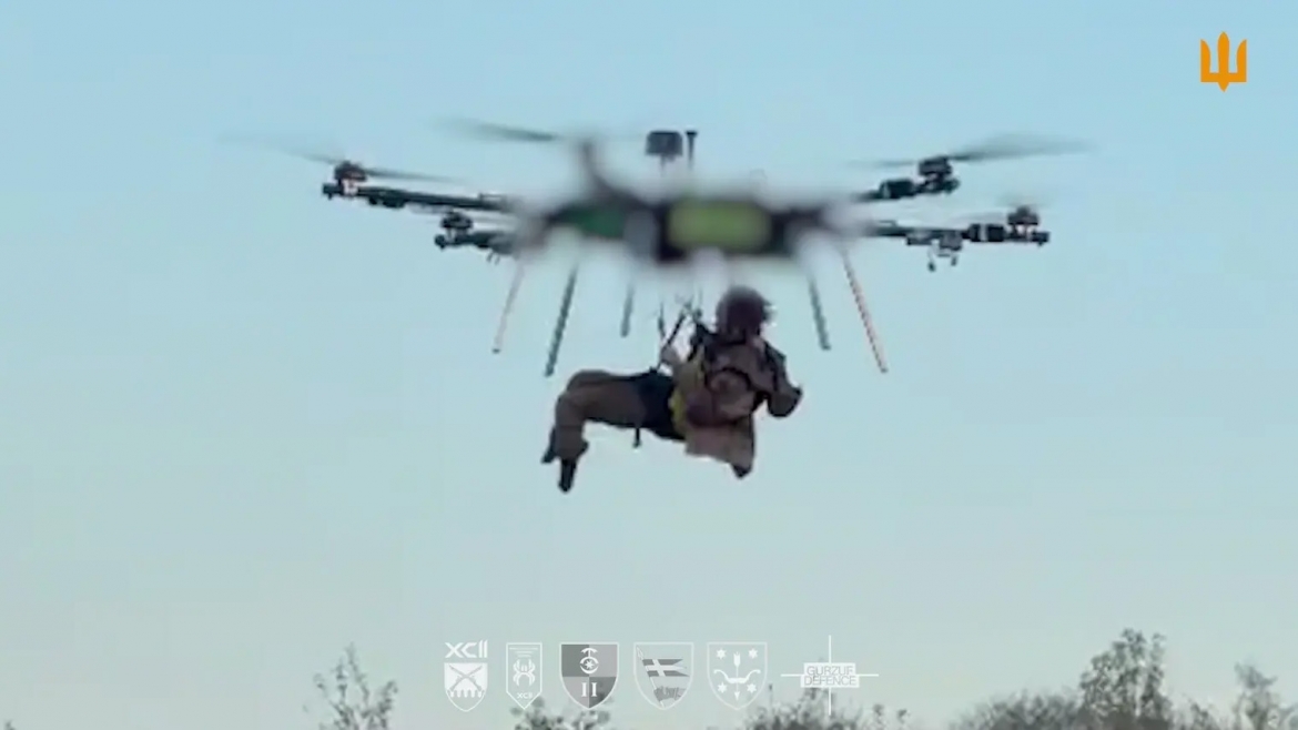 Ukraine lần đầu dùng UAV hạng nặng sơ tán thương binh