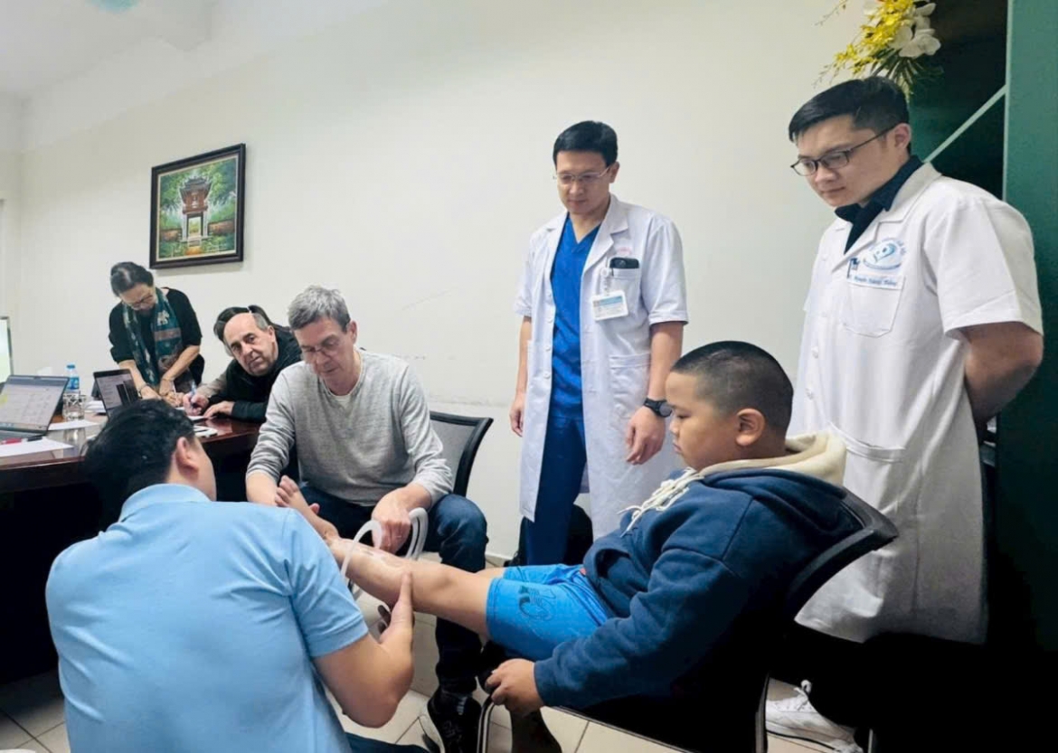 ung thu xuong o tre khong con dong nghia voi cat cut chi hinh anh 2