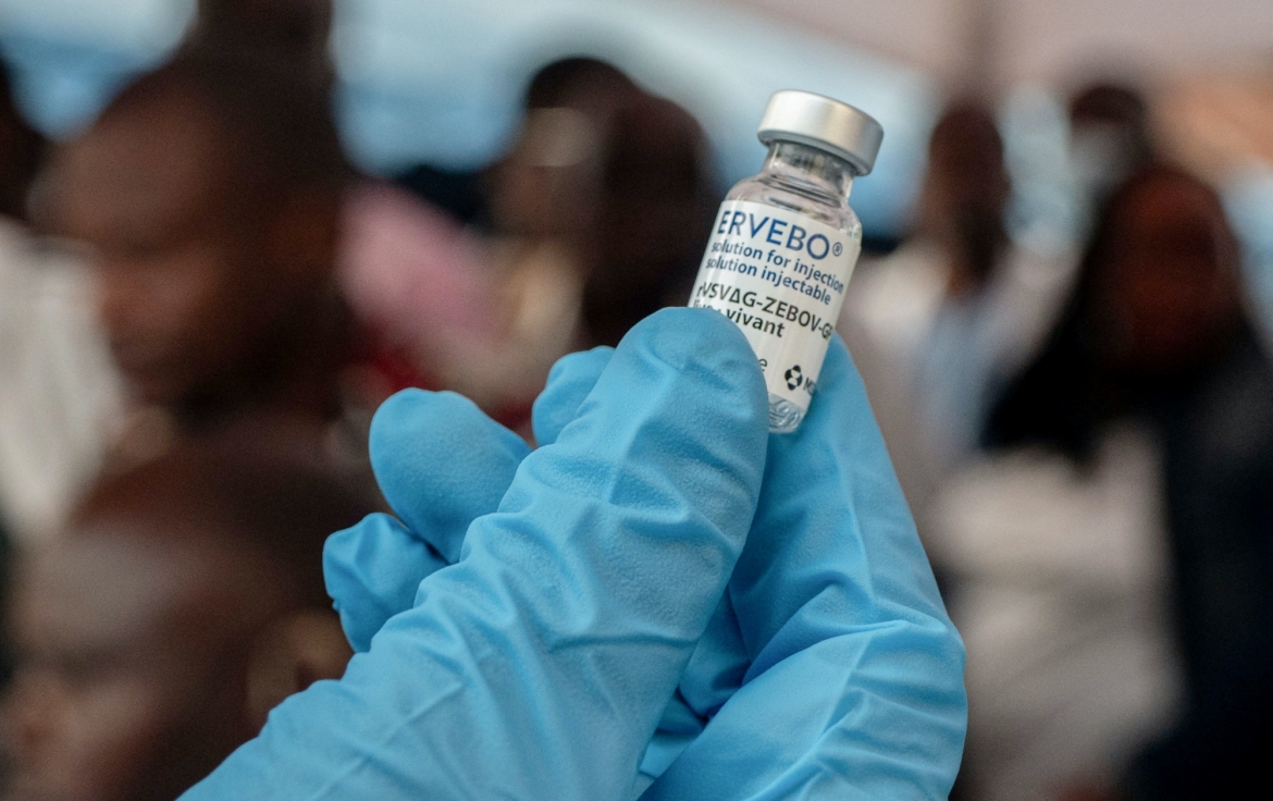 dich benh ebola o chau phi vuot con so 10.000 ca mac hinh anh 1