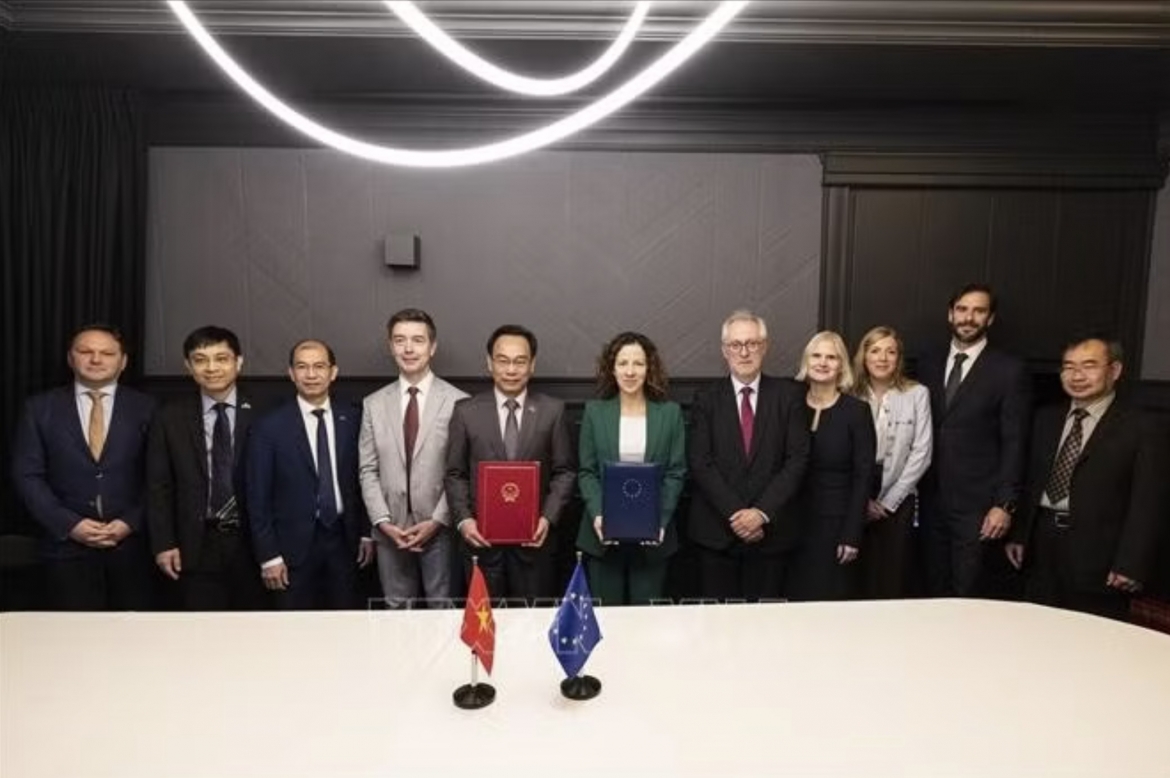 vietnam, eu sign letter of intent on education, training cooperation picture 2