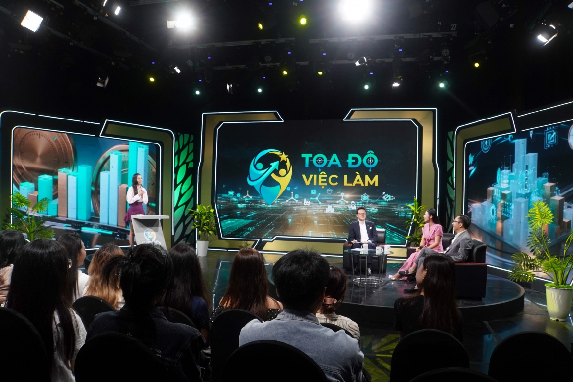 Dao dien hoang cong cuong, ngoc han he lo chuyen hau truong nghe to chuc su kien hinh anh 1