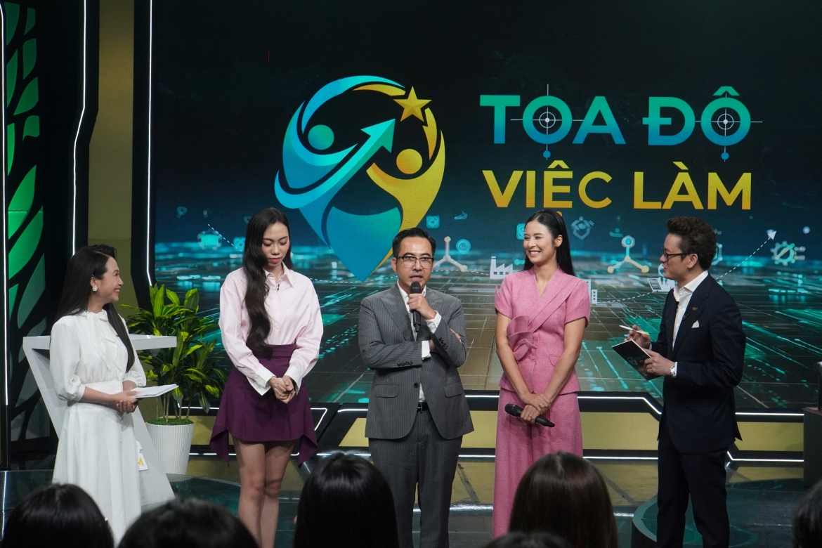 Dao dien hoang cong cuong, ngoc han he lo chuyen hau truong nghe to chuc su kien hinh anh 2