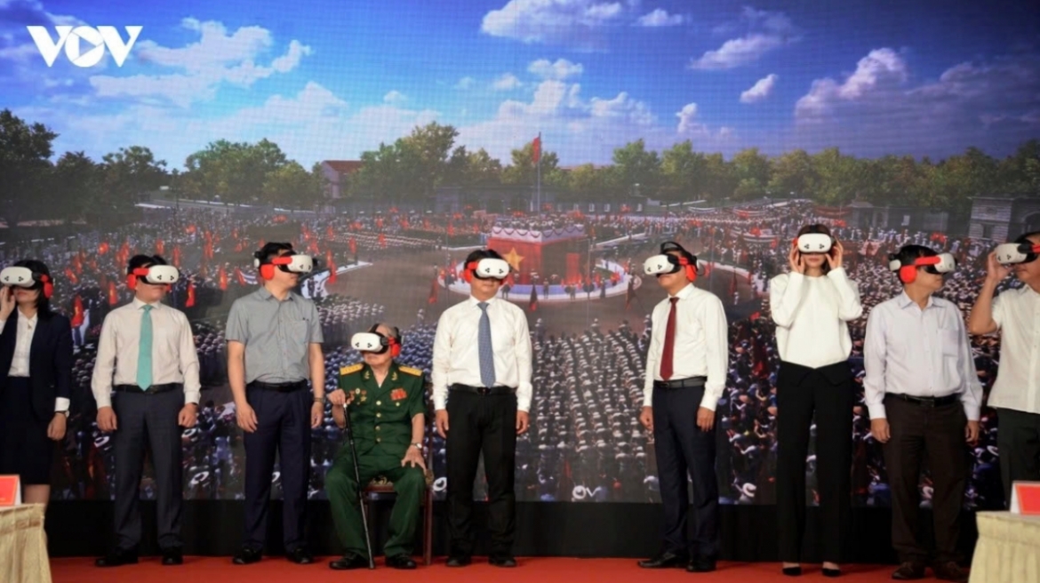 nha trang residents experience historical moments through vr technology picture 1