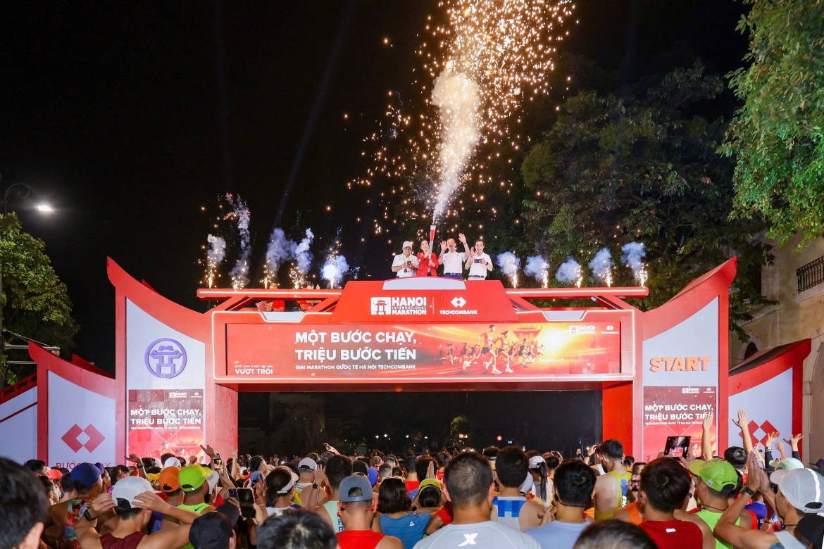 bứt phá kỷ lục tại giải marathon quốc tế hà nội techcombank mùa thứ 5 hình ảnh 10 but pha ky luc tai giai marathon quoc te ha noi techcombank mua thu 5 hinh anh 10