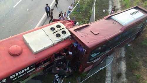 Coach accident kills two on Hanoi-Lao Cai Highway