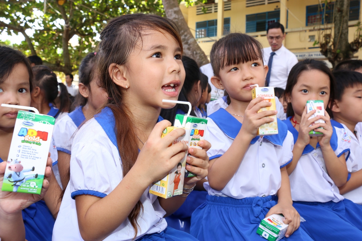 Lack of milk blamed for 'stunted' Vietnamese children