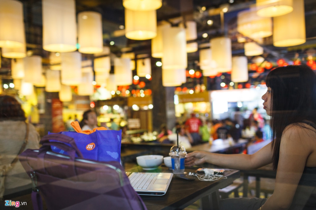 In photos: Saigon underground market