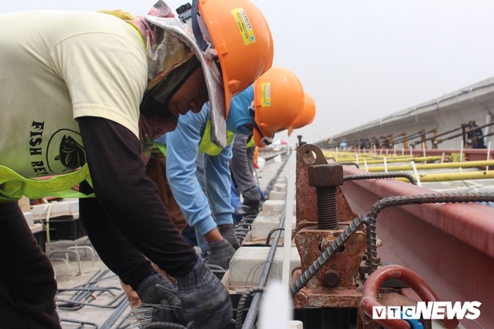 First 2km of Ben Thanh-Suoi Tien metro line No 1 installed