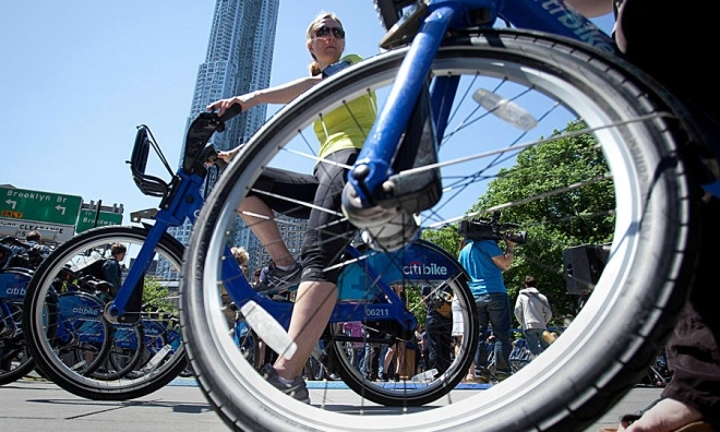 Saigon pedals public bicycle scheme near bus stations