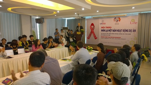 Vietnam steps up community activities to combat HIV