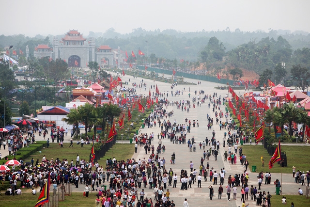 In photos: Pilgrimage to Hung Kings Temple