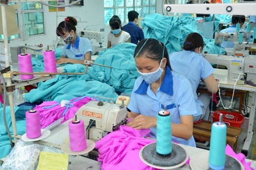 Garment exporters feel heat from regional rivals