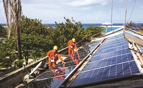 Generating electricity with solar panels