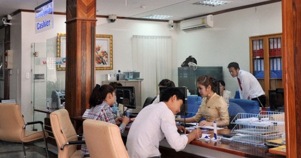 Vietnamese bankers rush to invest in neighboring markets