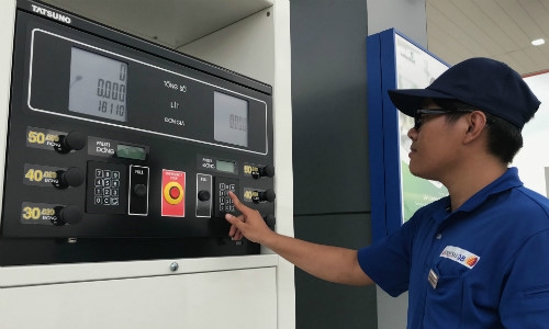 Japanese investor jumps into lucrative petrol retail market