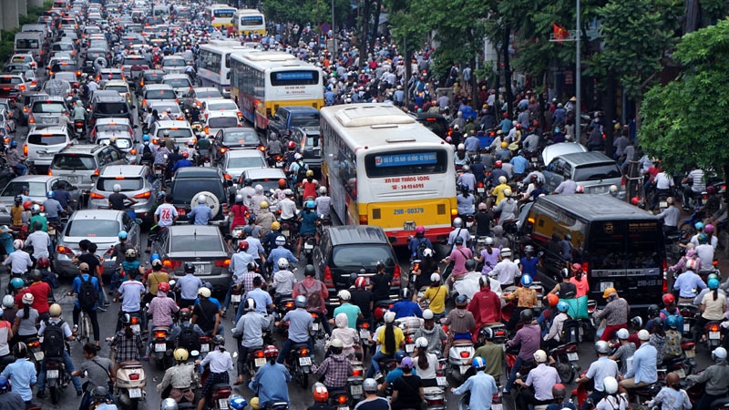 Hanoi to restrict motorbikes in 2018