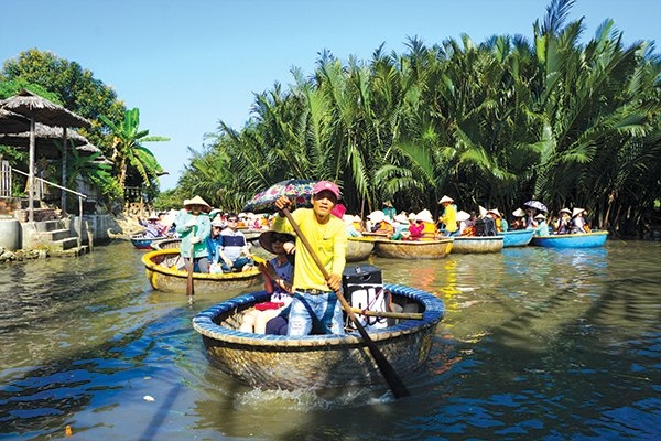 Online tourism businesses thrive in Vietnam