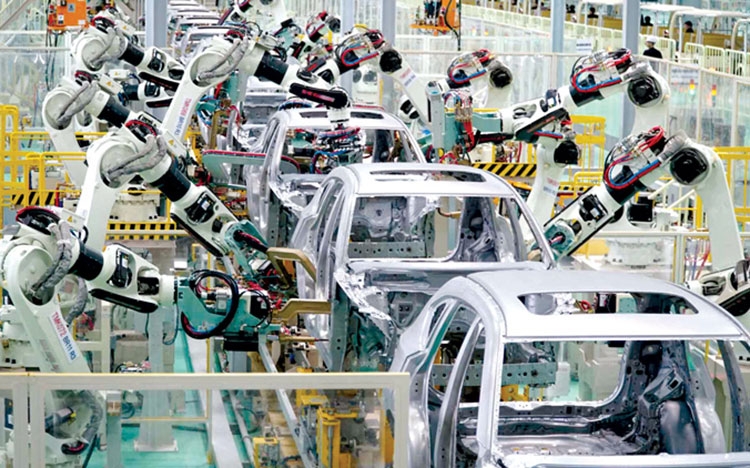 Robots, smart factories now more common in Vietnam