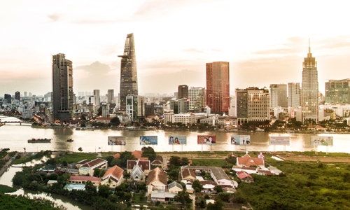 Foreign real estate brokers flock to hot Vietnam market