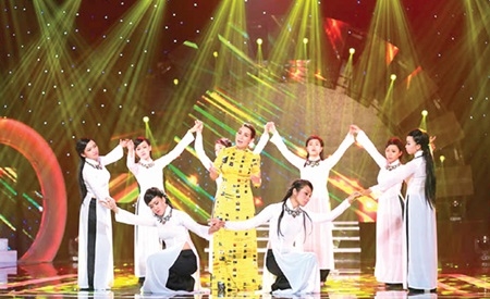 Overseas Vietnam singers go big and go home