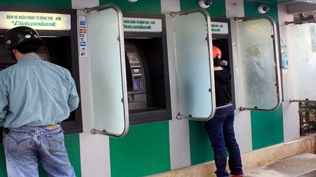 City to ensure ATMs operate smoothly during Tet holiday