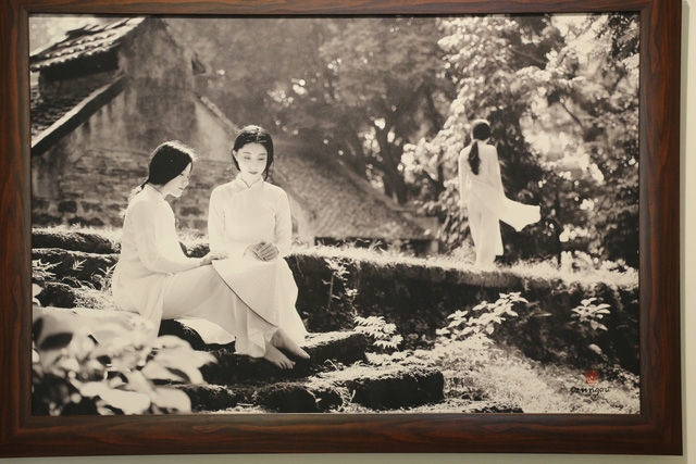 Charming beauty of Vietnamese women in Ao Dai