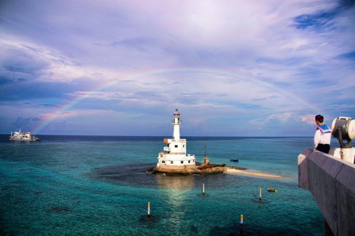 My Tra displays patriotic photos of Spratly Islands