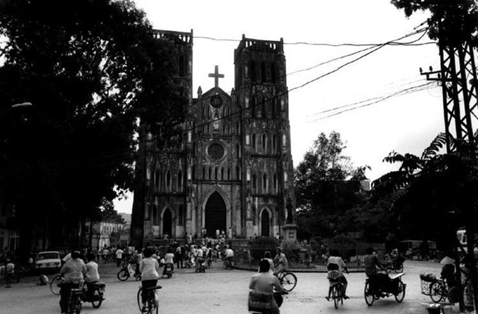 Hanoi in 1991 through French photographer’s lens