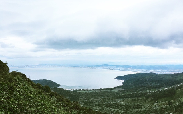 Majestic scenery of Hai Van Mountain Pass