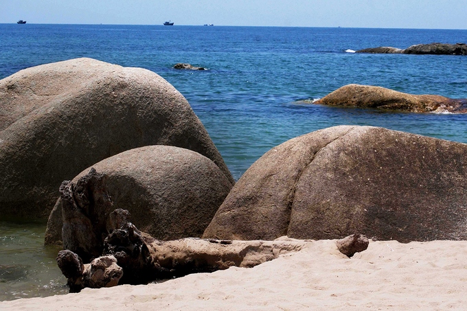 Unique shapes of Binh Thuan’s seaside boulders