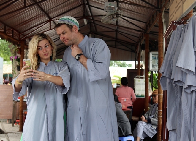 Free Ao Dai service for visitors to Ponagar Tower