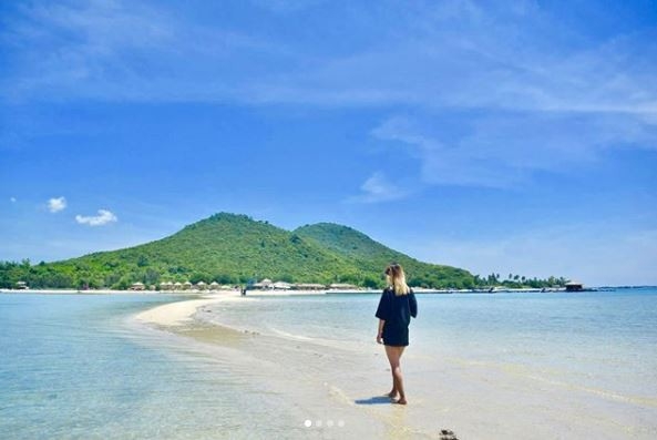 Unique undersea trail on Diep Son Island