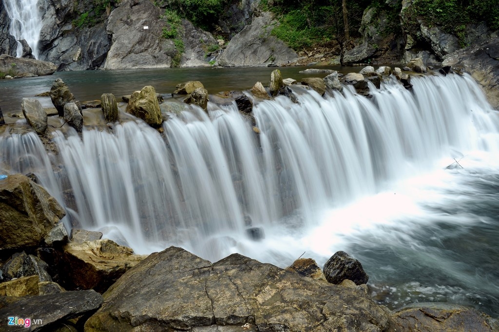 Exploring beautiful waterfalls in Quang Ngai