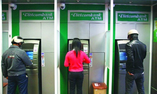 Vietcombank locks multiple cards over ATM theft risks