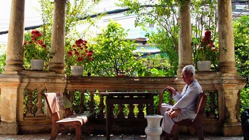 The 100-year-old French villa in disrepair in Saigon