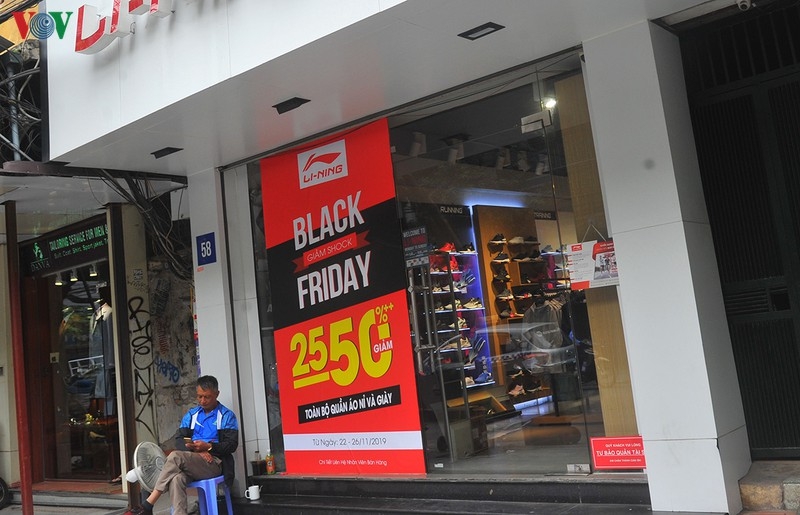 Retailers despair as bargins fail to boost business ahead of Black Friday