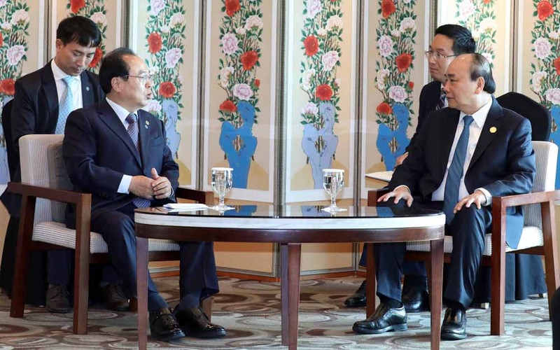 PM Phuc meets with Mayor of Busan
