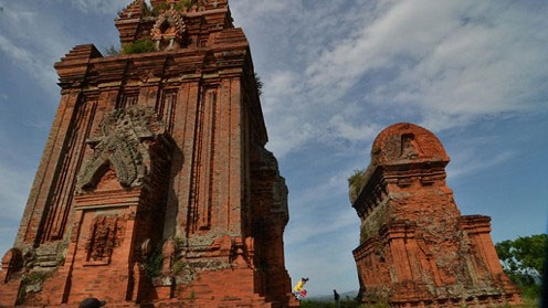 British book spotlights millennium-old Cham towers