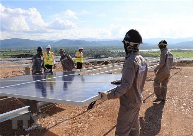 Commercial banks race to fund green energy projects