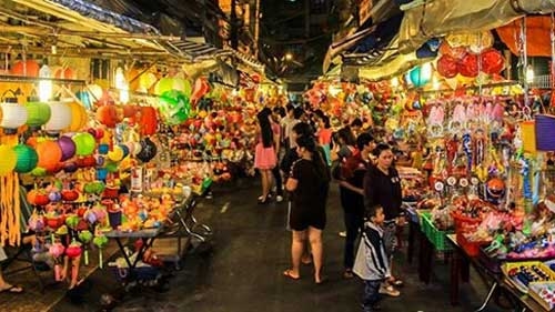 HCM City’s lantern street welcomes Mid-Autumn festival