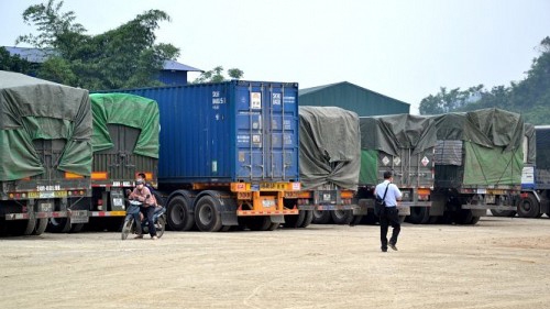 Thousands of tons of export rice to China stuck at border gate