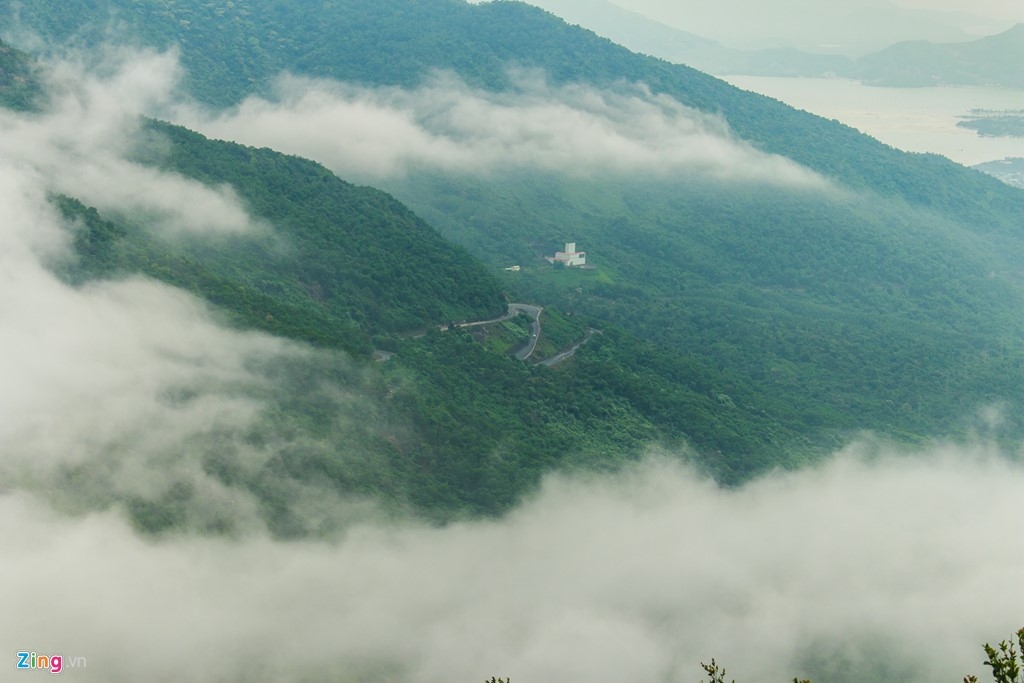 Danang viewed from Hai Van Quan