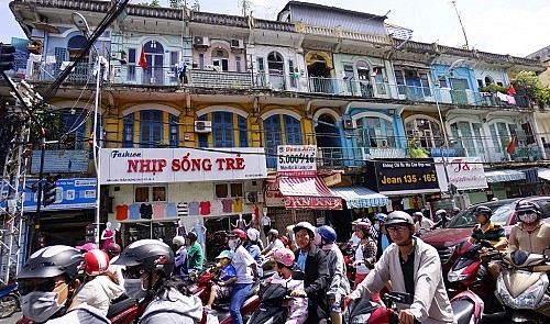 HCM City poised to pull down hundreds of old tenements