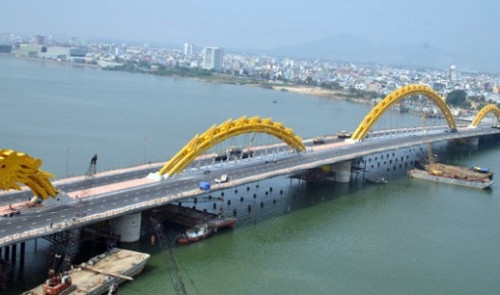 Dragon Bridge to ‘exhale’ more fire breath to celebrate Tet in Danang