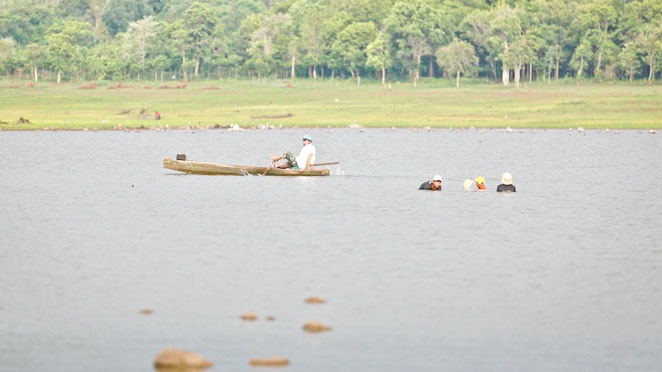 Romantic scenery by Ea Kao Lake