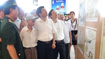 Hoang Sa, Truong Sa exhibition opens in Haiphong
