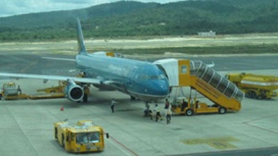 Vietnam flaps its air-transport wings