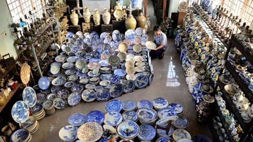 Saigon’s largest antique ceramics collector