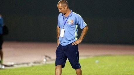 Arsenal-supported club sack head coach